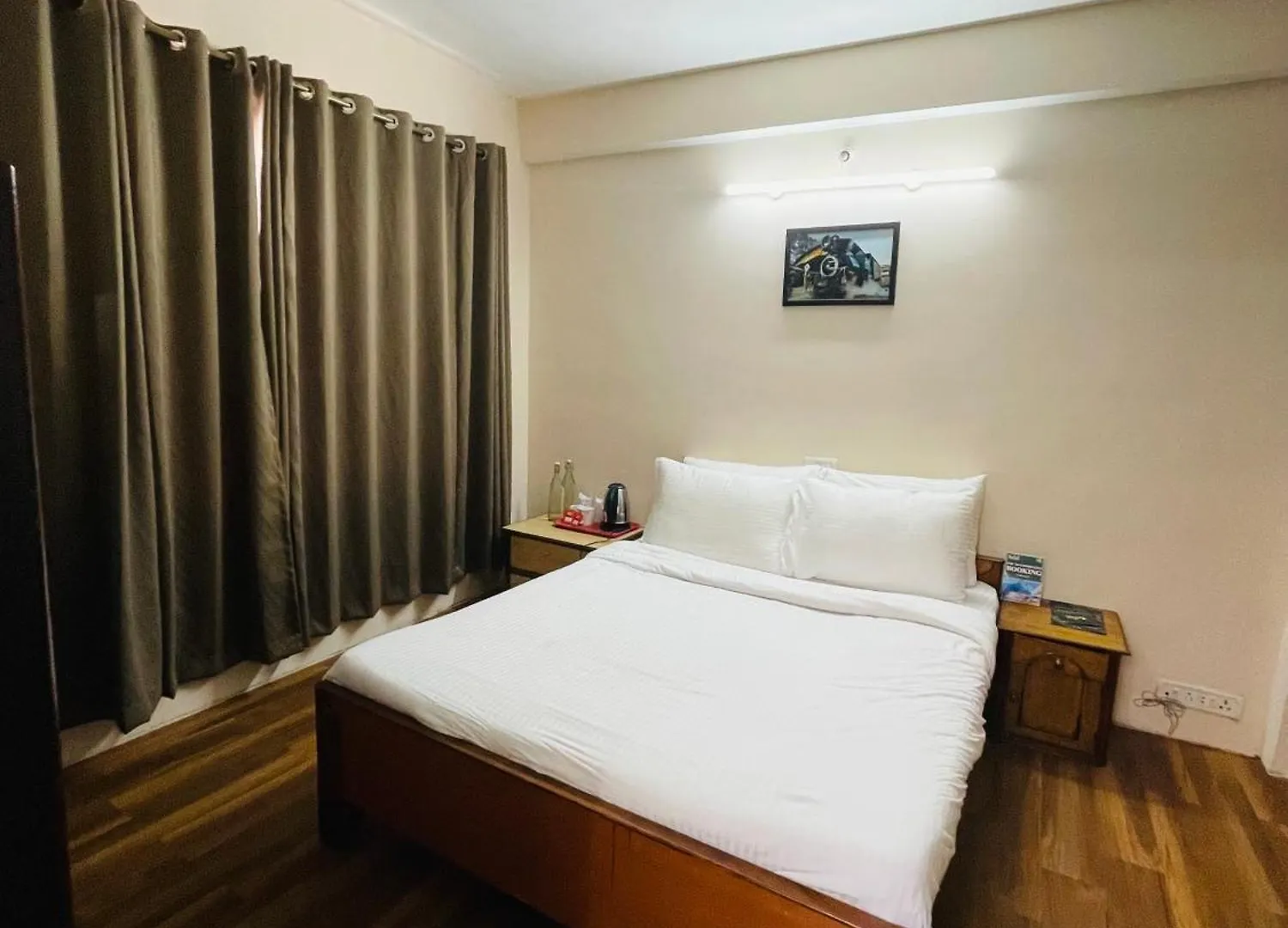 Hotel Zeal Home Stay - In House Parking - 5G Wifi- Near Taj Mahal آغْرا الهند