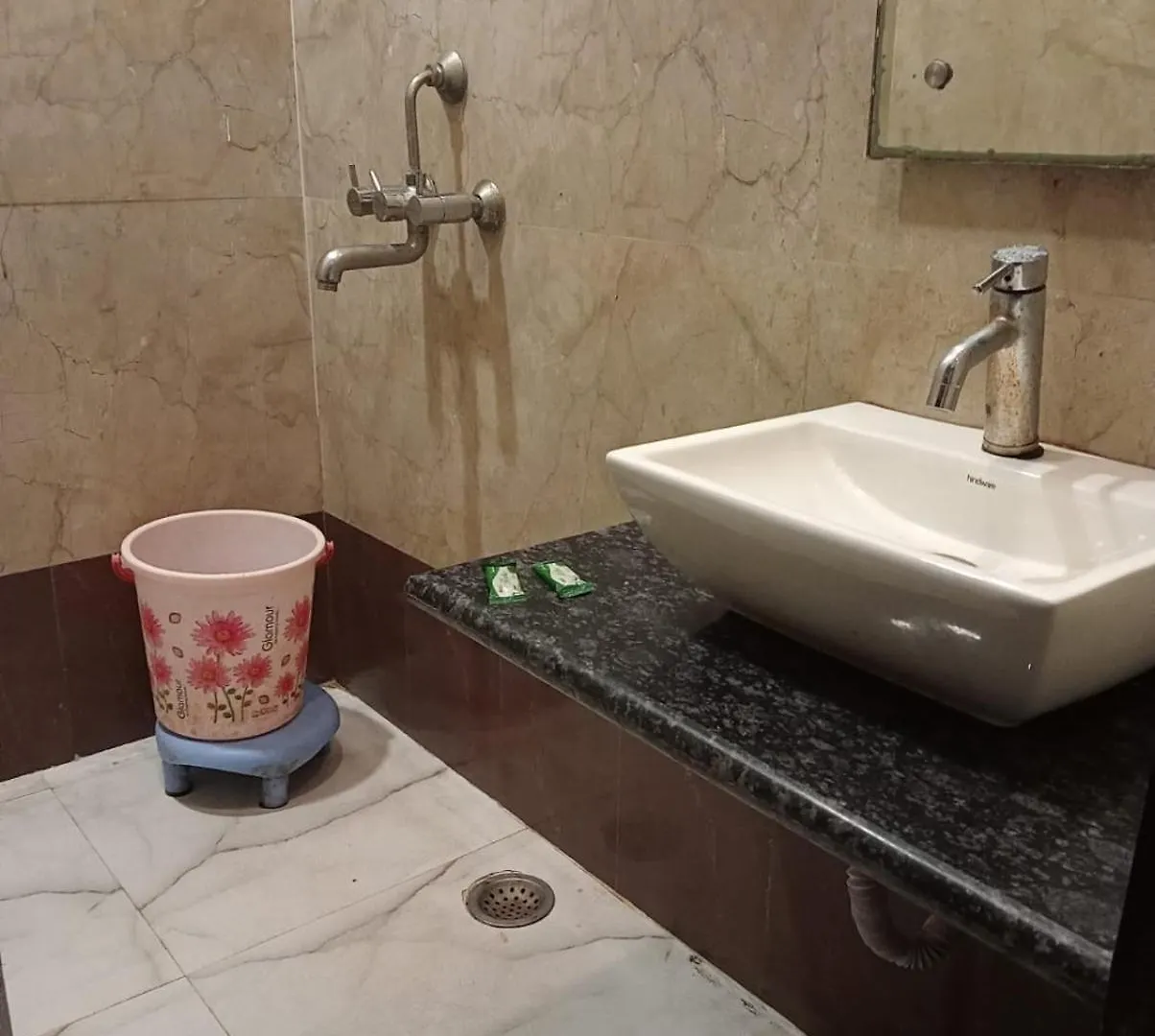 Hotel Zeal Home Stay - In House Parking - 5G Wifi- Near Taj Mahal آغْرا