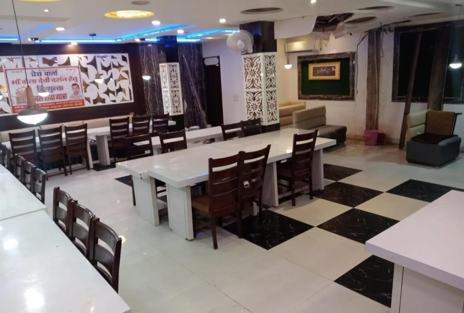 Gasthuis Hotel Zeal Home Stay - In House Parking - 5G Wifi- Near Taj Mahal Agra